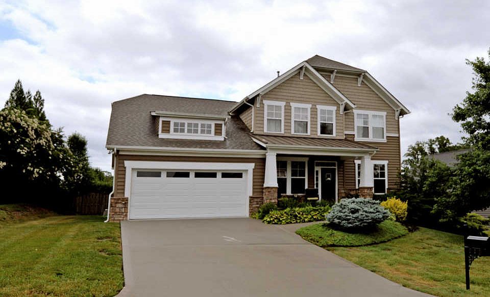 1st image of 918 Clover Fields Ln