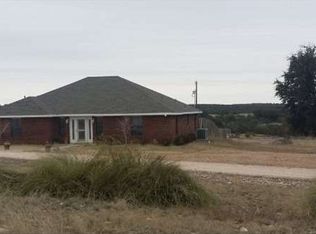 412 Valley View Dr, Mertzon, TX 76941