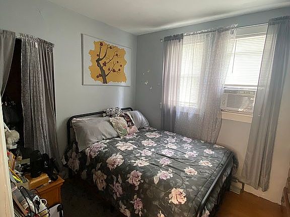 3rd image of 2336 N Karlov Ave