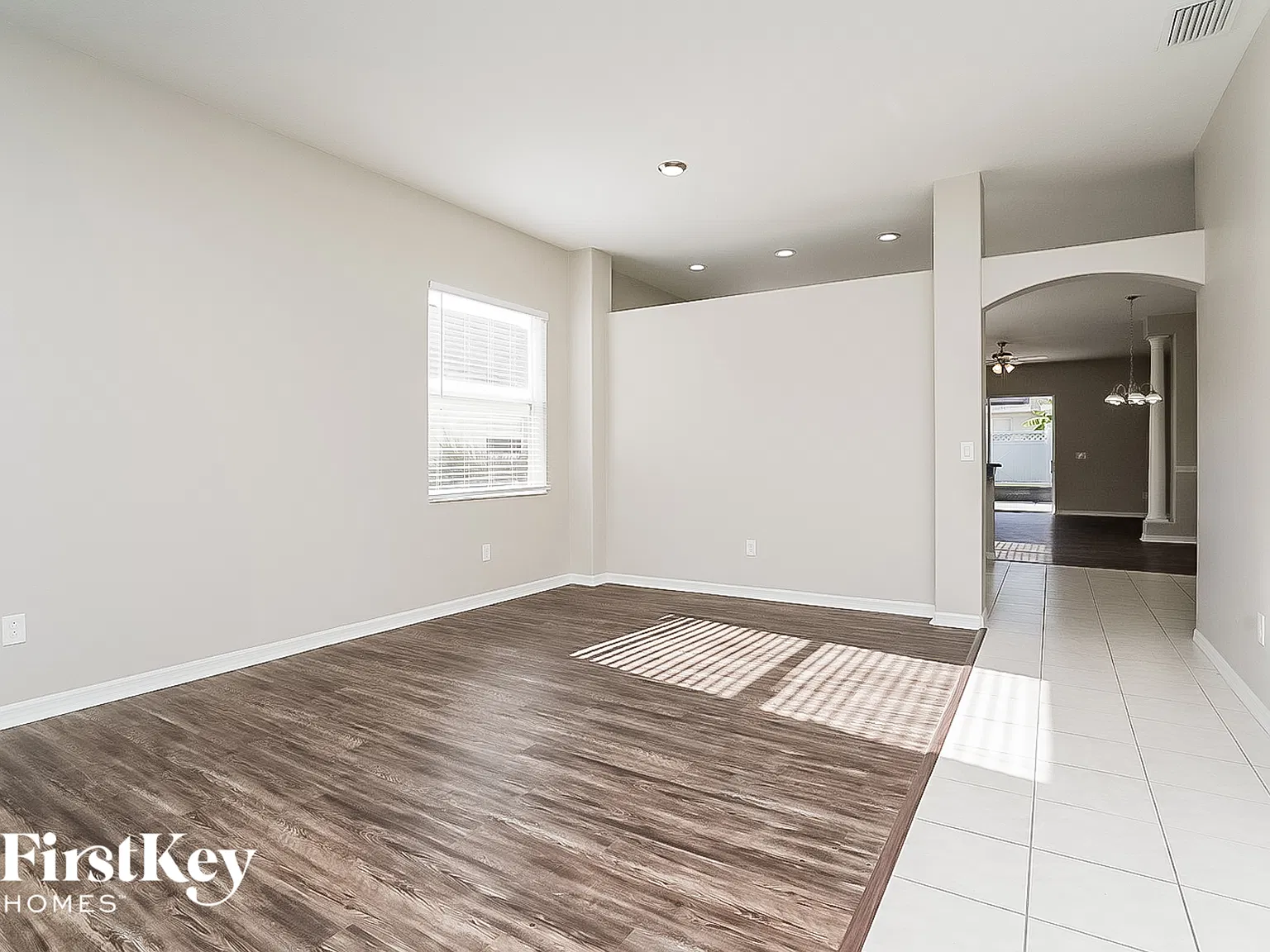 4 bed, 2.0 bath, 2409 sqft, $2,895 — Photo 2