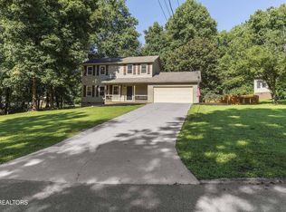 7805 Shadowood Dr, Knoxville, TN 37938