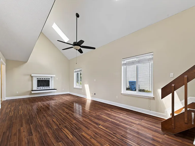 5025 Halwell Dr — Photo 11