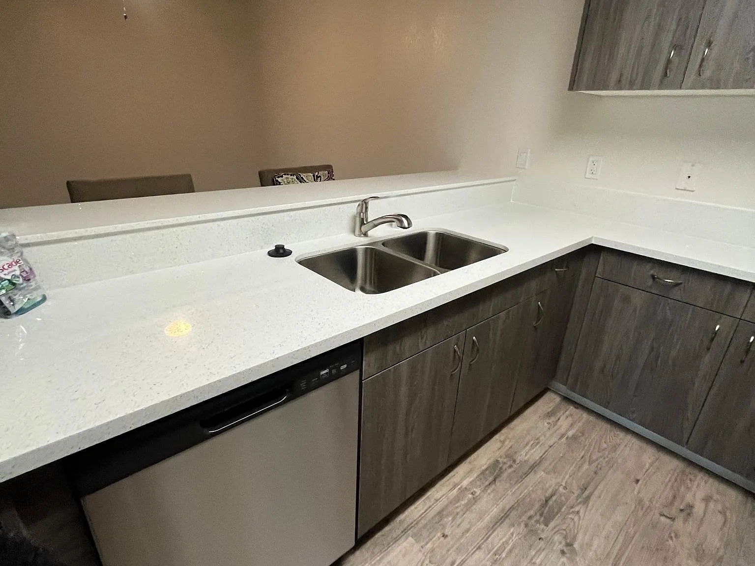 2 bed, 1030 sqft, $2,350 — Photo 2