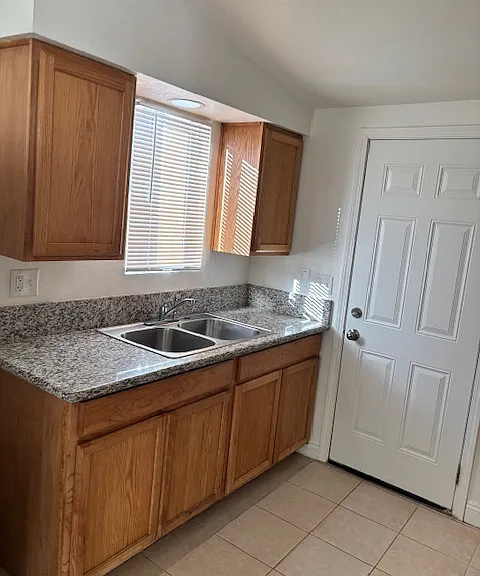8124 Peach Ave — Photo 2