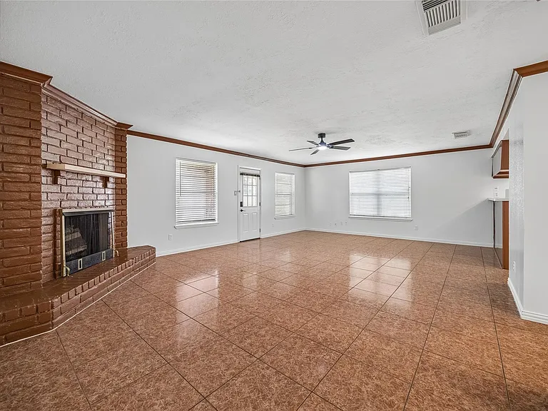 7503 Winkle Wood Ln — Photo 1