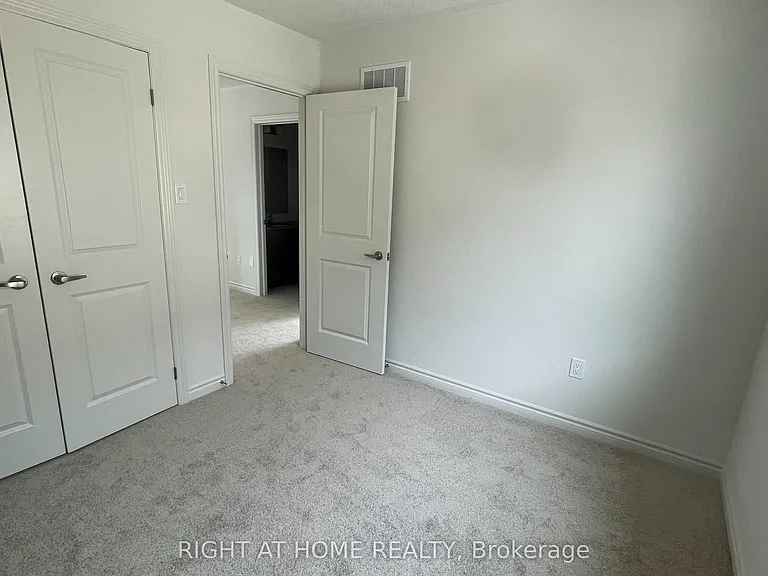 1054 Denton Dr — Photo 27