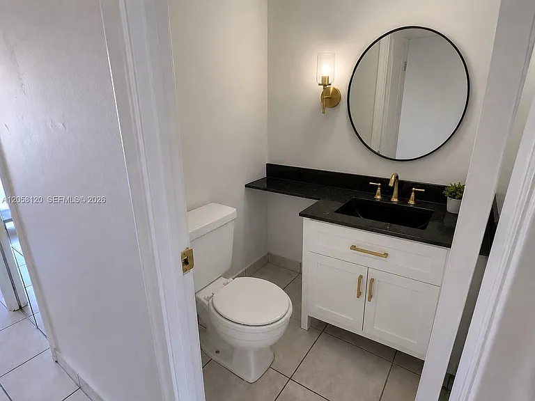 932 W 80th Pl — Photo 14