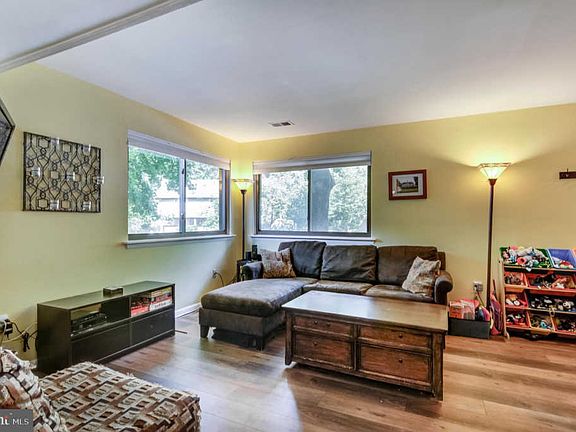 5th image of 5715 Nordeen Oak Ct