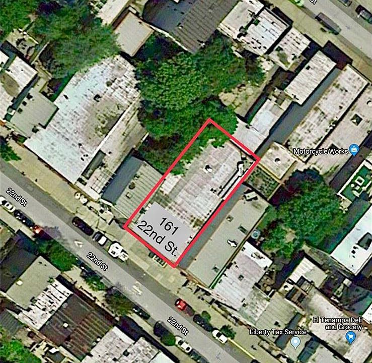 2nd image of 161 22nd St