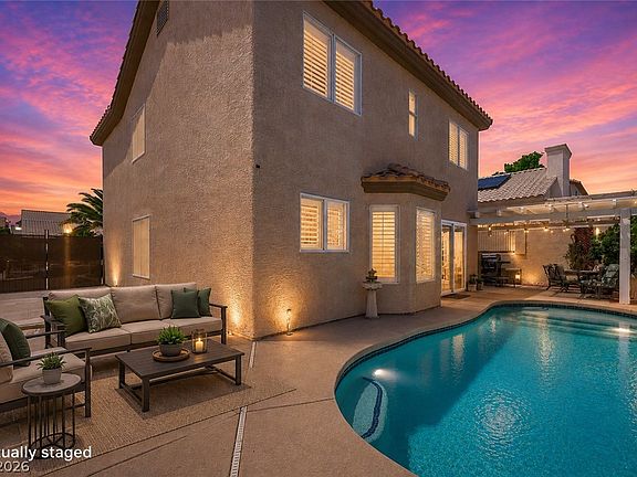 2nd image of 1013 Armillaria St