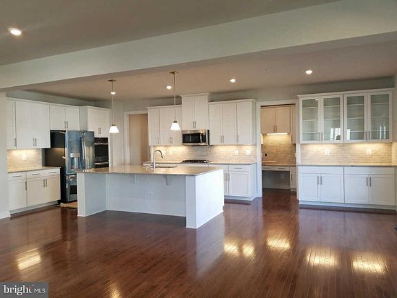 5th image of 17148 Belle Isle Dr