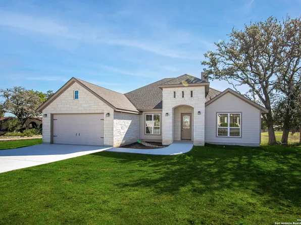 175 Edgewood  Cir, Bandera, TX 78003