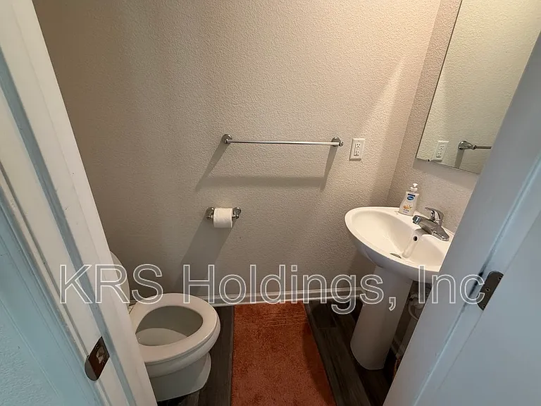 436 Forecastle St — Photo 9