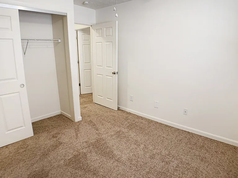 Wyndemere Apartments — Photo 55