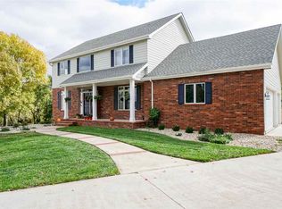 3701 Overhill Cir, Manhattan, KS 66503