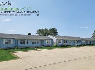 1027 10th St S APT 1, Brookings, SD 57006