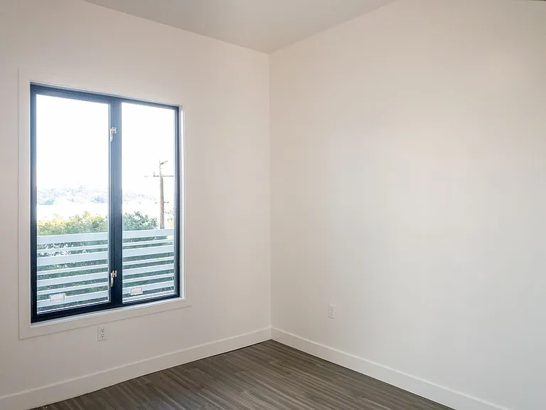 77 Bulkley Ave #7 — Photo 12