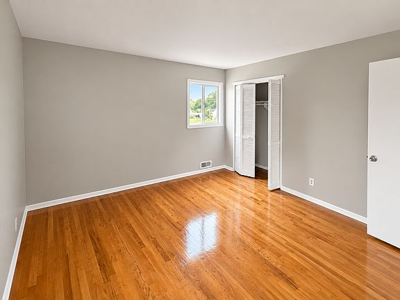 5th image of 2 Lexington Rd