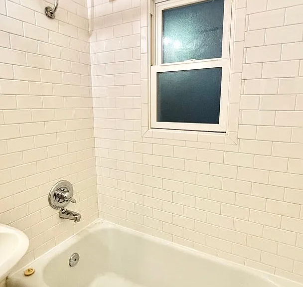 T0108 - Laurelview Apartments — Photo 19