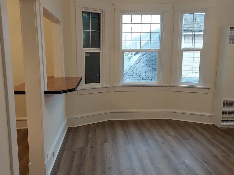 133 N Market Blvd — Photo 8