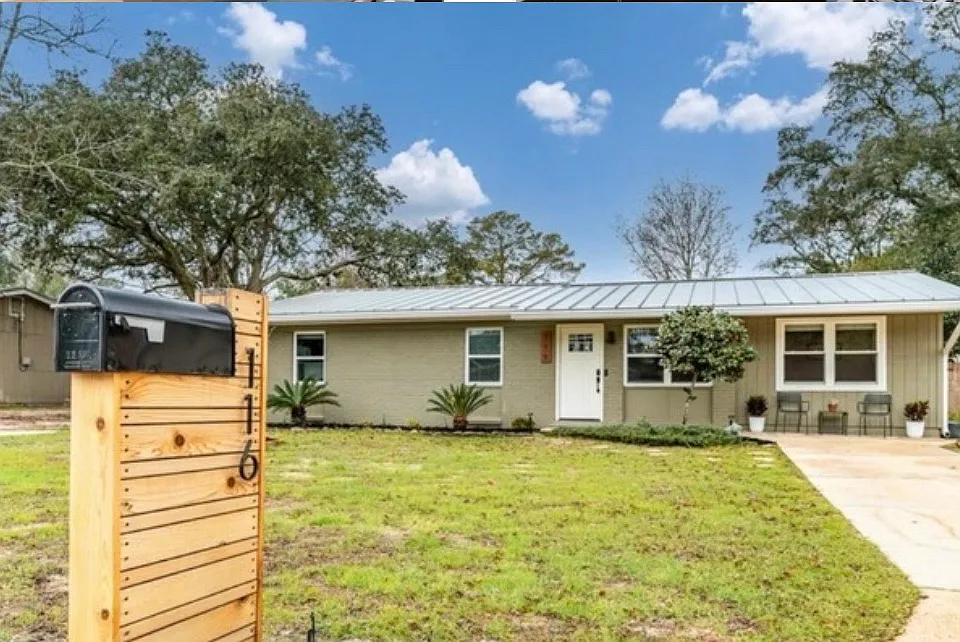 116 Audrey Cir