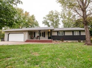 4643 Deer Creek Rd, Wamego, KS 66547
