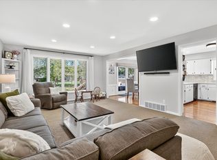 2405 Quinwood Ln N, Plymouth, MN 55441