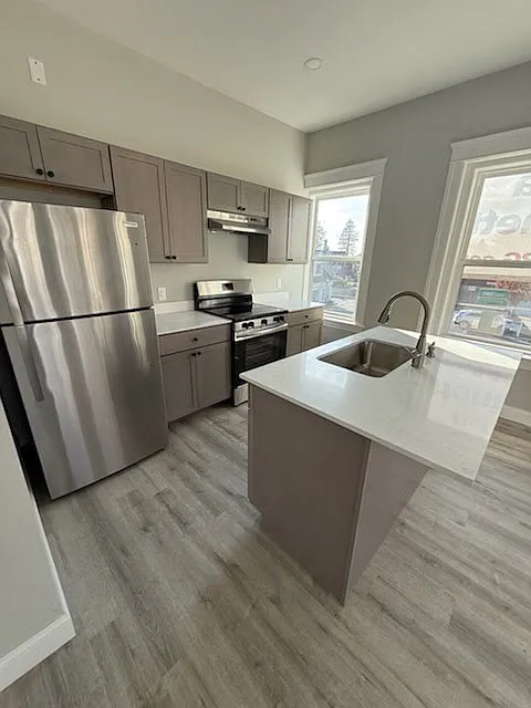 1 bed, 800 sqft, $2,100 — Photo 1