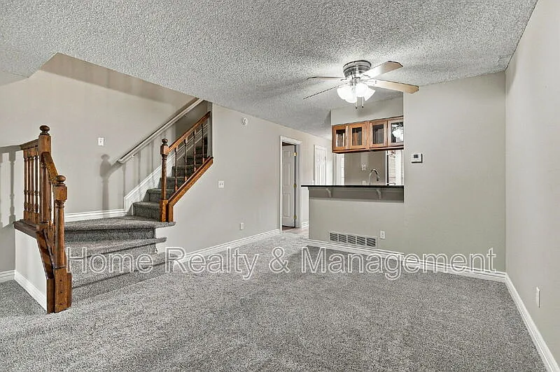 Hunters Ridge — Photo 3