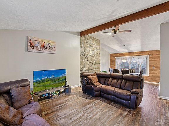 4th image of 3899 Ridgedale Dr