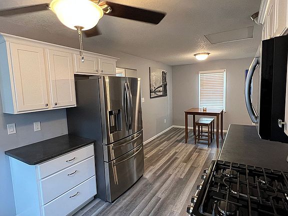 Kitchen & dining area