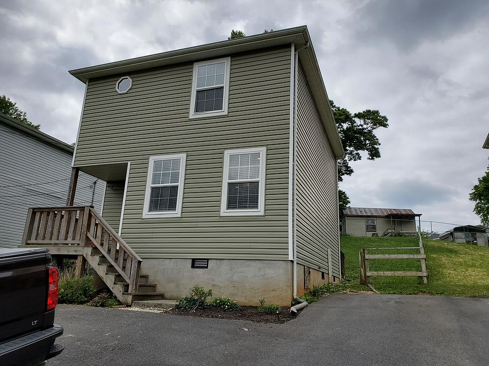 1st image of 2507 Clover St