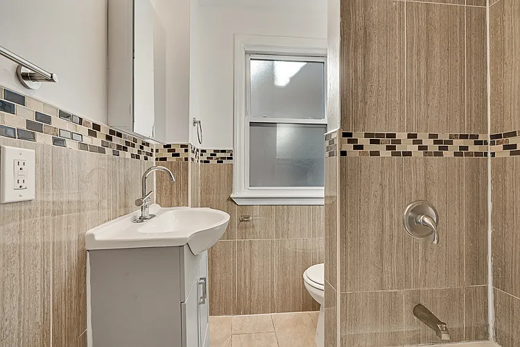 110 N 17th St #201 — Photo 5