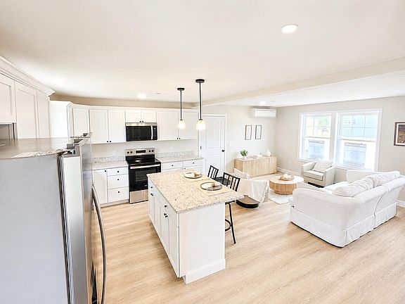 4th image of 8 Rock Pond Road #8