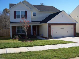 4378 Lochurst Dr, Pfafftown, NC 27040