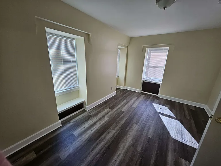 19 Negus St #5 — Photo 2