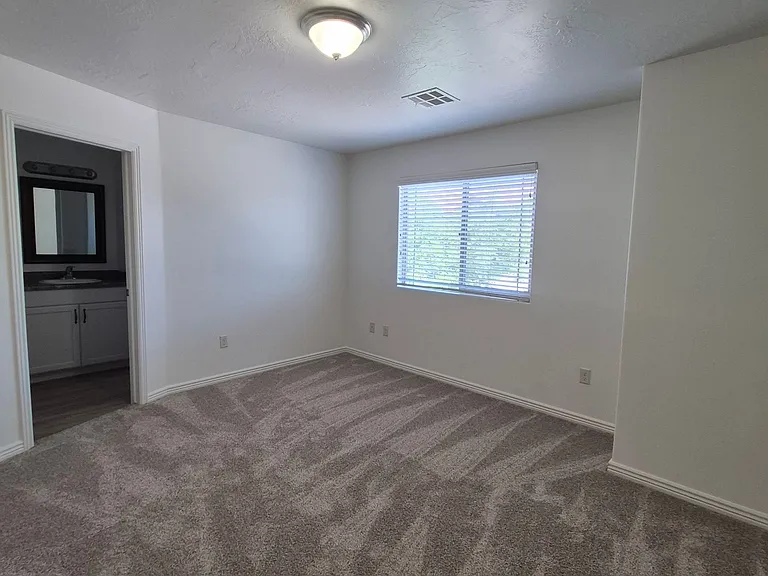 1000 E Bluffview Dr #118 — Photo 24