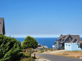 6 Sea View Rd, Whitethorn, CA 95589
