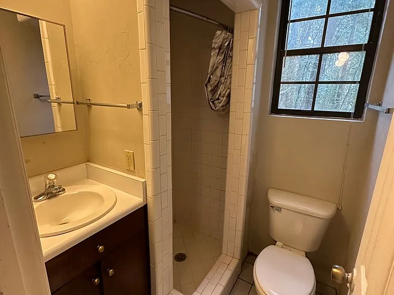 2320 Sylvan Ct — Photo 8