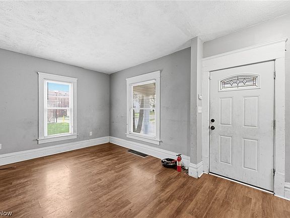 5th image of 244 Power St