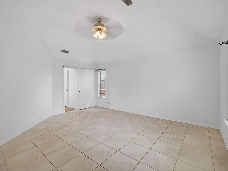 19635 Vernier Woods Ln — Photo 8