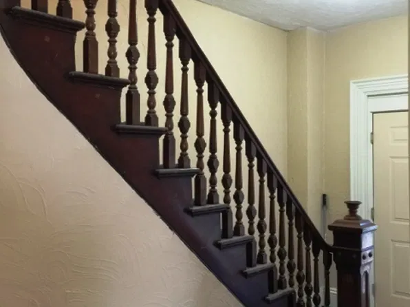 246 Essex Street, 246 Essex St APT 3, Bangor, ME 04401
