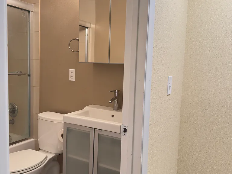 5031 SW Beaverton Hillsdale Hwy — Photo 10
