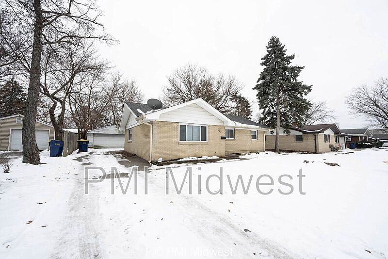 1st image of 7217 E 52nd St