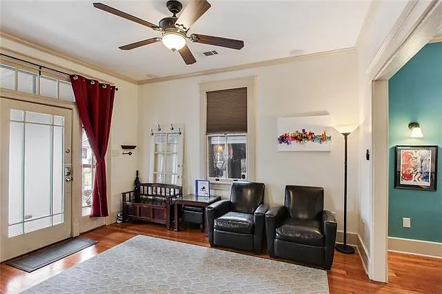 5 bed, 3.5 bath, 2800 sqft, $3,400 — Photo 3