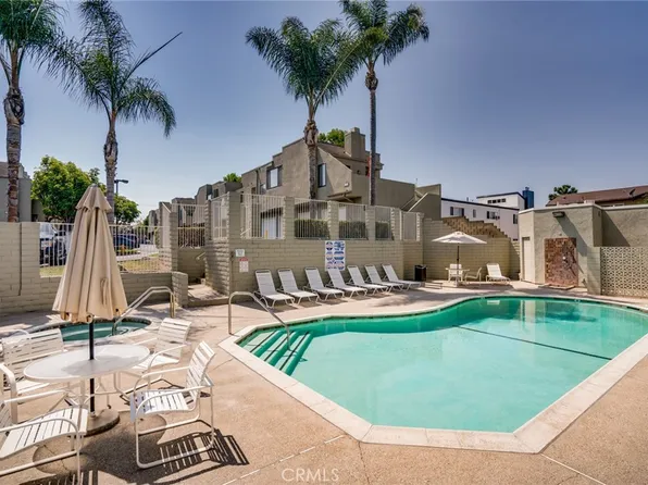 17641 Sergio Cir APT 101, Huntington Beach, CA 92647