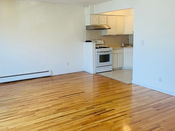 4th image of 84-46 Dana Ct #3