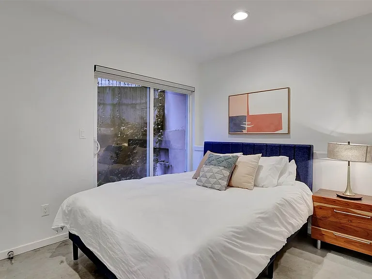 1007 Sturgus Ave S — Photo 11