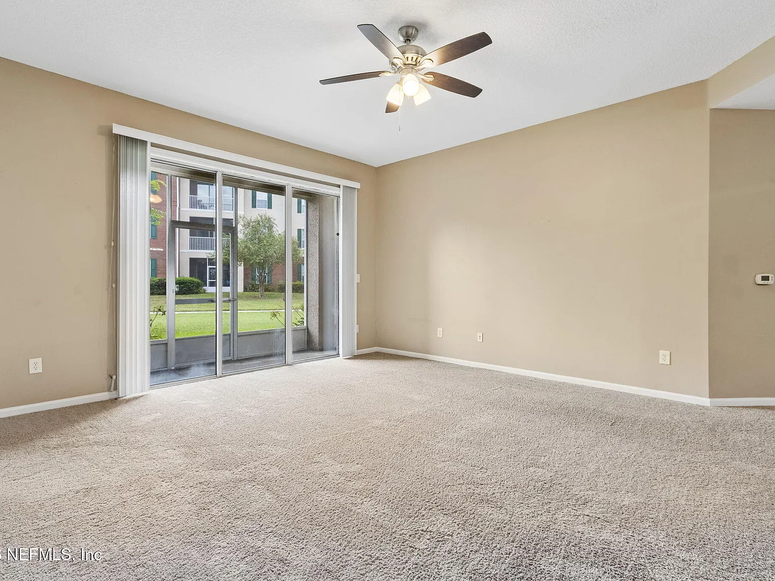 3 bed, 2.0 bath, 1521 sqft, $1,600 — Photo 4