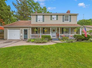 2906 Manor Dr, Midland, MI 48640